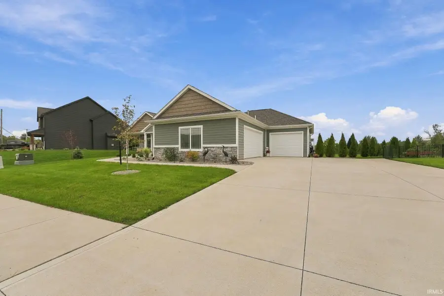 636 Sandringham Pass, Fort Wayne, IN 46845 - #3