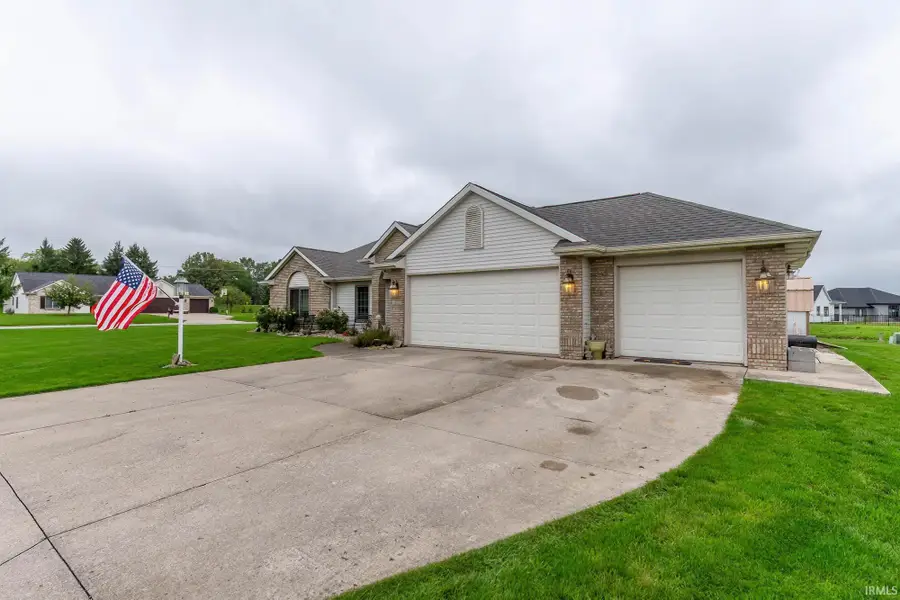 200 Hunters Ridge, Auburn, IN 46706 - #2