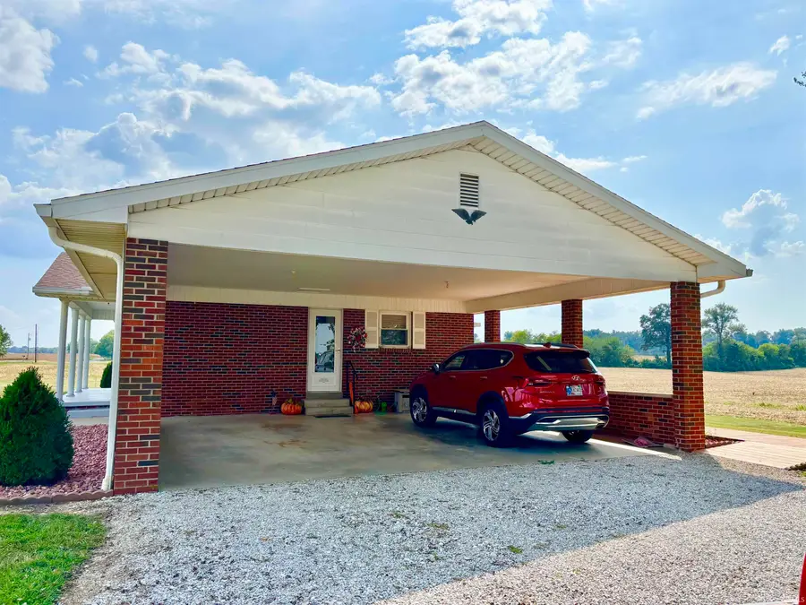 2643 S 850 E Road, Oakland City, IN 47660 - #2