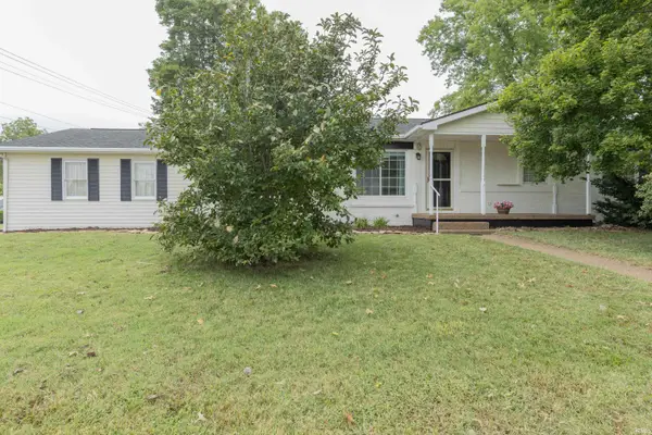 923 Forest Glen Drive, Evansville, IN 47712