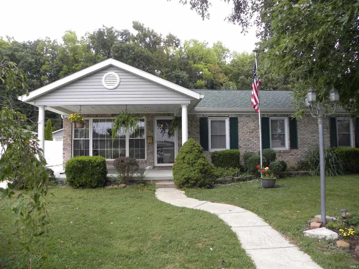 679 E Indiana Avenue, Spencer, IN 47460 - #1