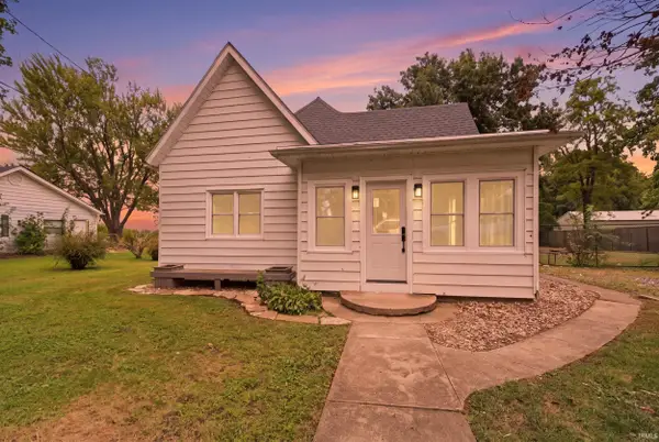 704 E Columbia Street, Chalmers, IN 47929
