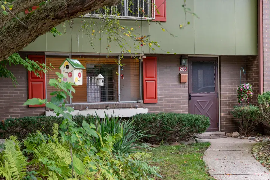 2500 Topsfield Road #Unit 205, South Bend, IN 46614 - #2