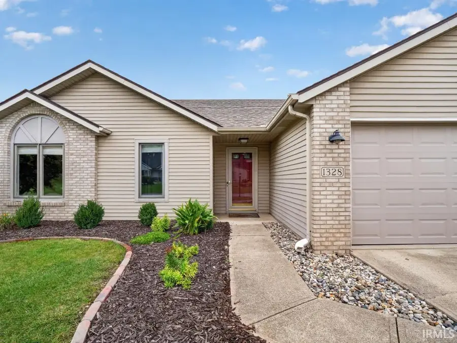 1328 Oak Bay Run, Fort Wayne, IN 46825 - #3