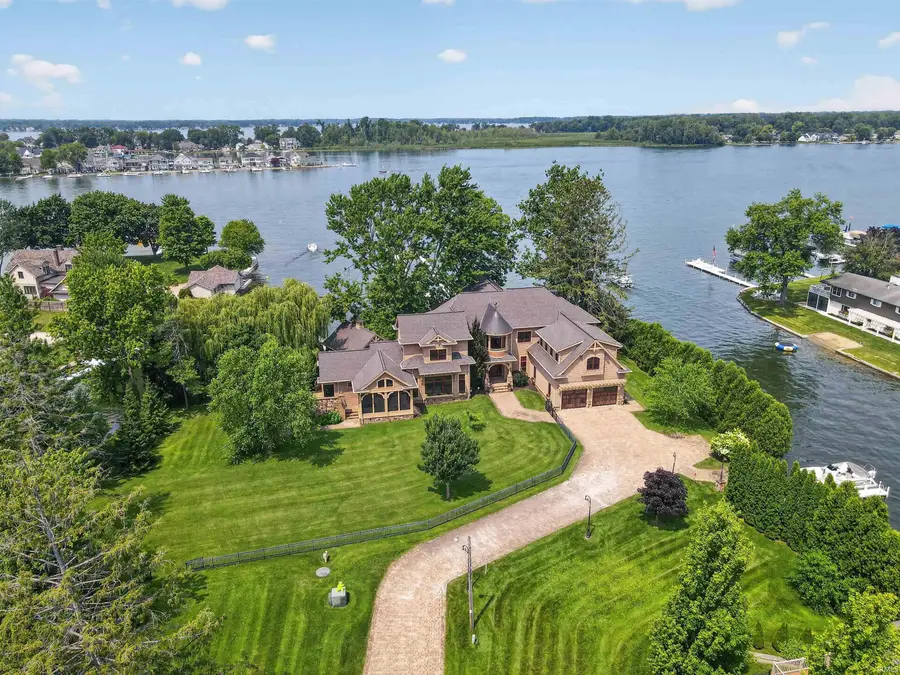 11751 N Black Point Road, Syracuse, IN 46567 - #2