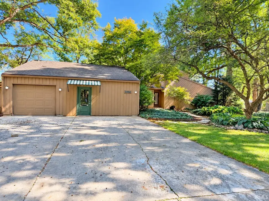 2456 N Shady Court, Warsaw, IN 46582 - #2