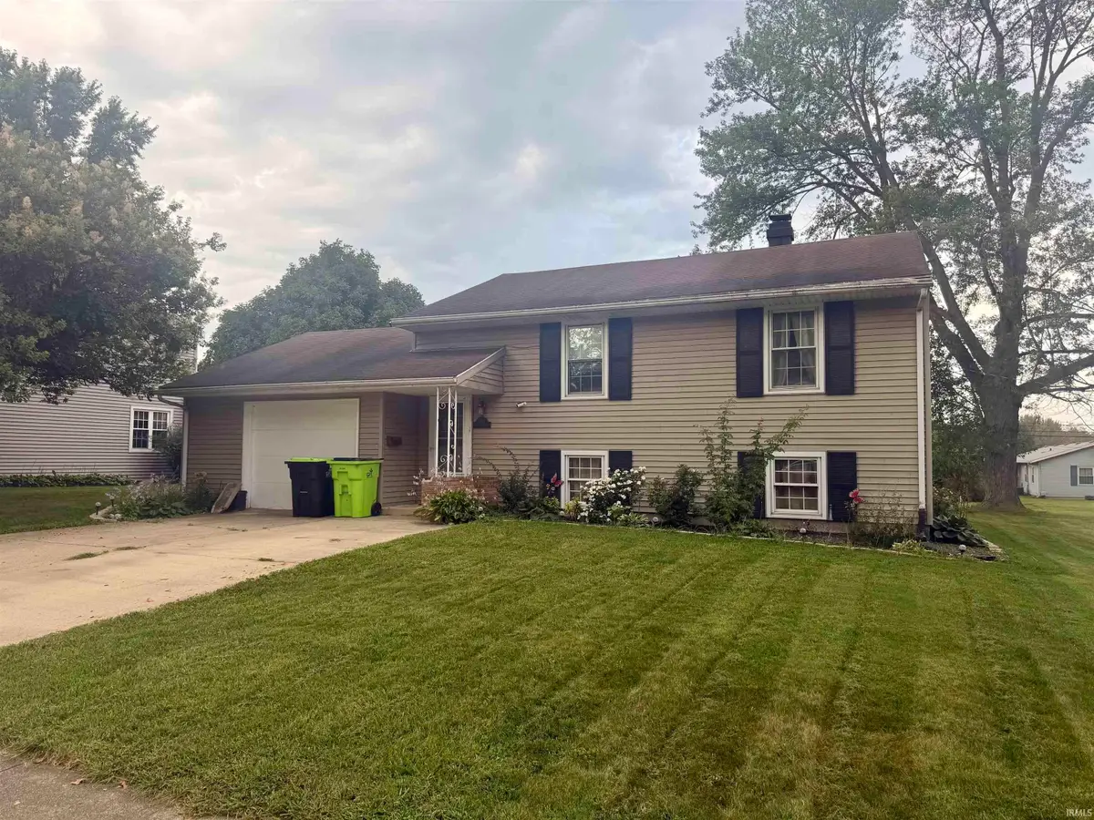 705 Lynnwood Drive, Logansport, IN 46947 - #1