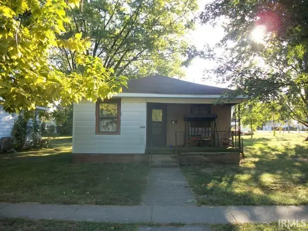 513 S New Jersey Street, Bicknell, IN 47512