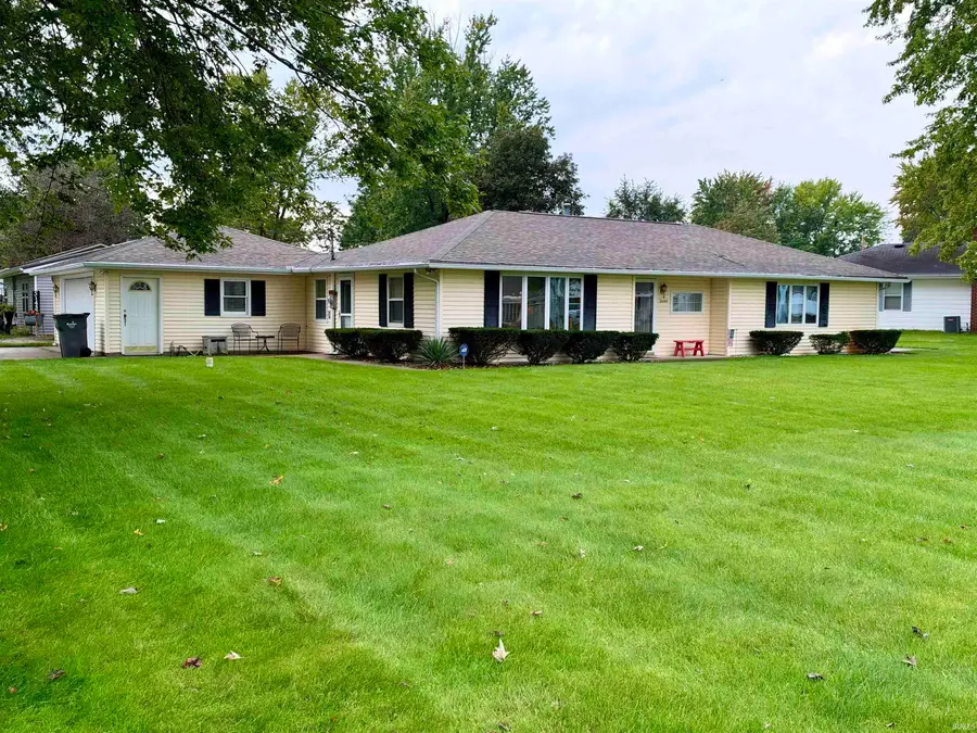 26284 Lake Drive, Elkhart, IN 46514 - #2