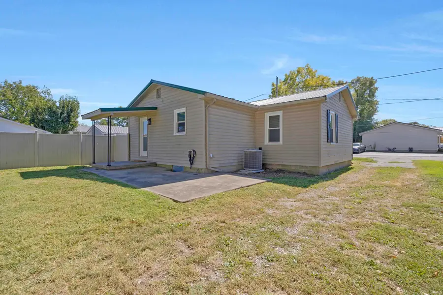 823 W Wood Street, Princeton, IN 47670 - #3