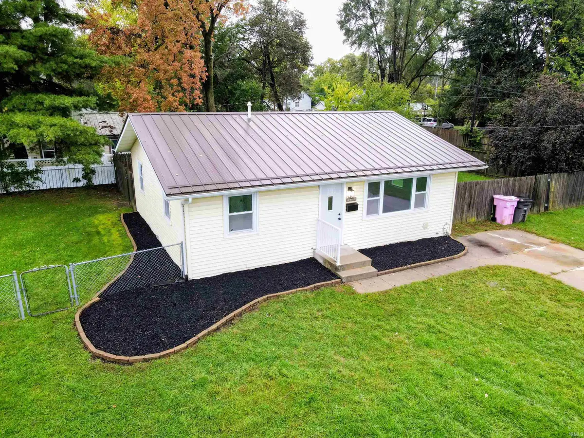 1400 Grand Avenue, Elkhart, IN 46516 - #1