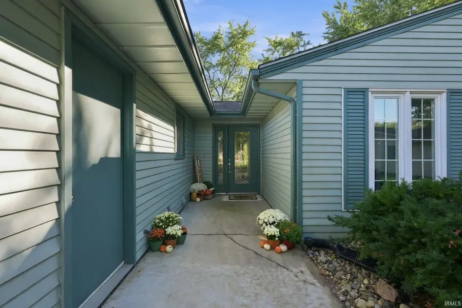 614 Azuba Ct, Columbia City, IN 46725 - #3