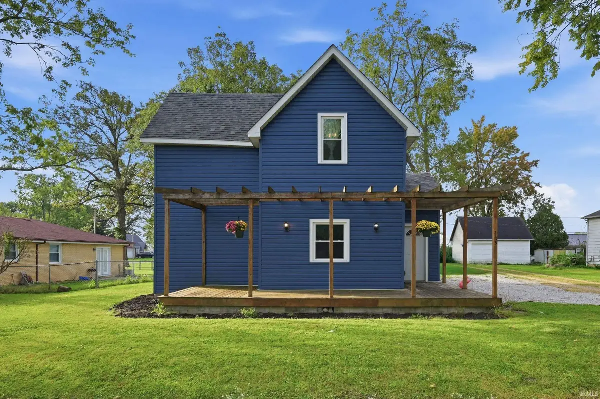 405 E Walnut Street, Summitville, IN 46070 - #1