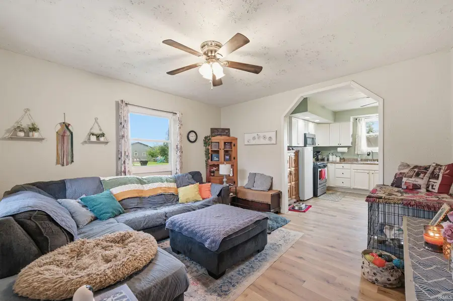 405 E Walnut Street, Summitville, IN 46070 - #3