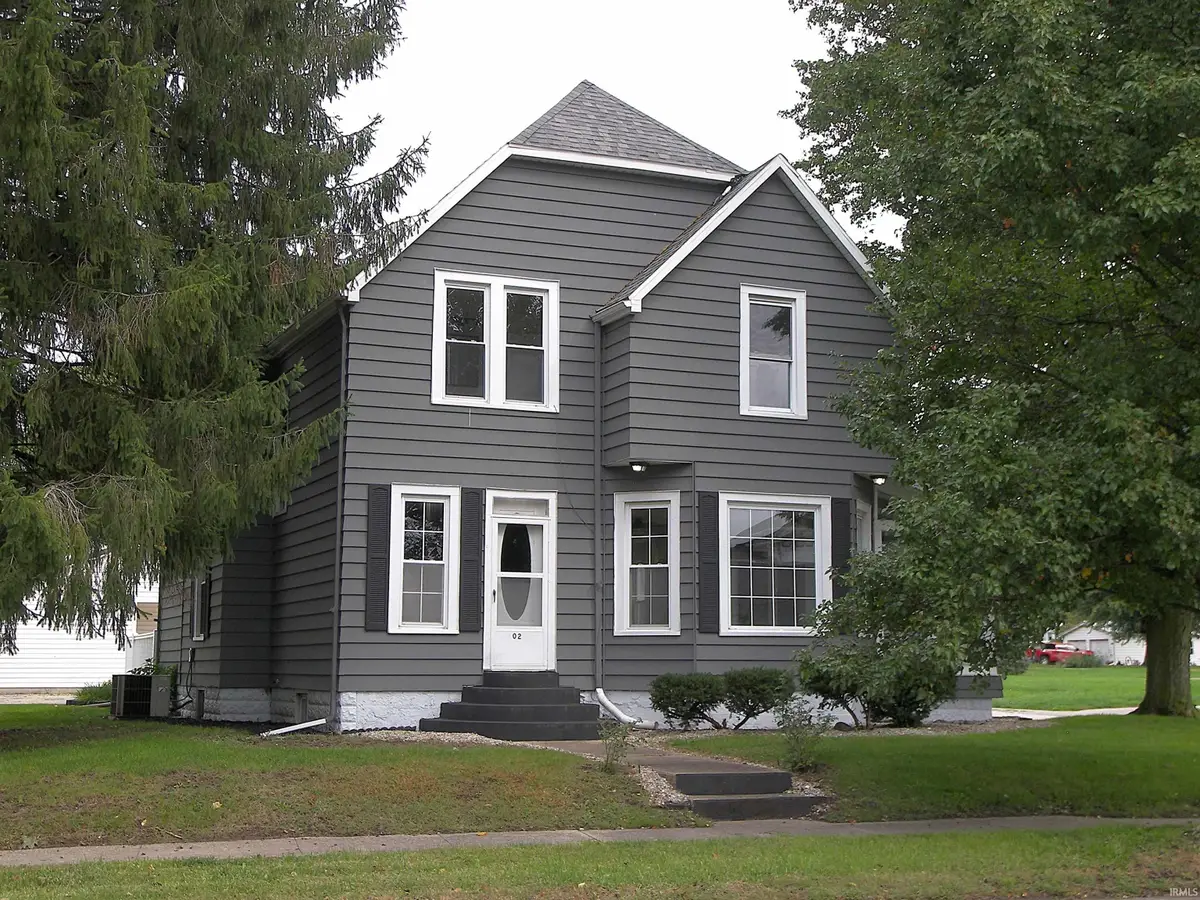 402 W Rochester Street, Akron, IN 46910 - #1