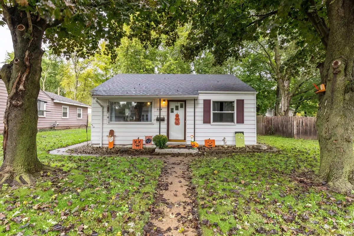 304 W Narrow Street, Winamac, IN 46996 - #1