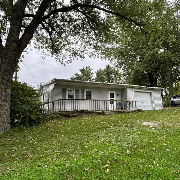 733 W Center Drive, Albion, IN 46701