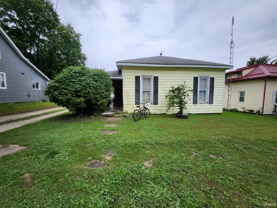 62 N Jackson Street, Andrews, IN 46702 - #2