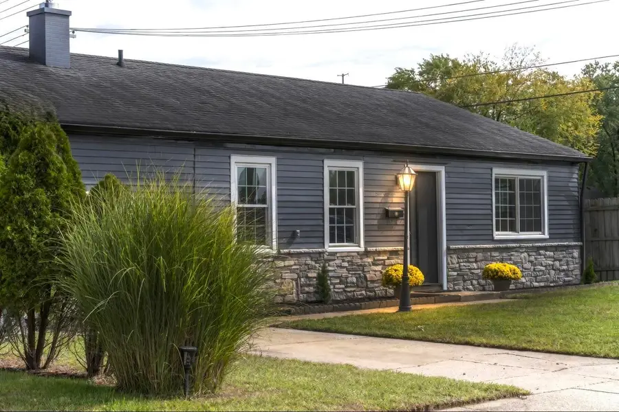 118 N Walnut Street, Mishawaka, IN 46544 - #2