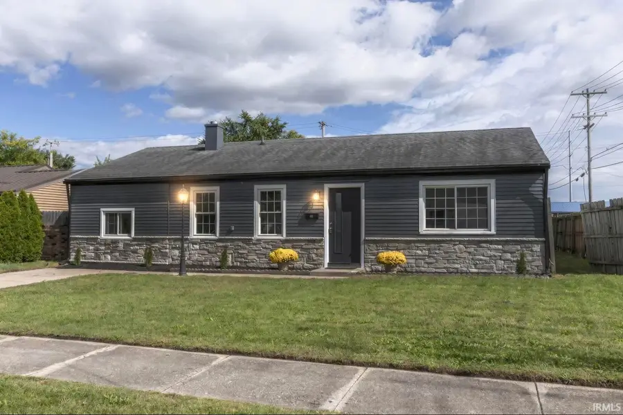 118 N Walnut Street, Mishawaka, IN 46544 - #3