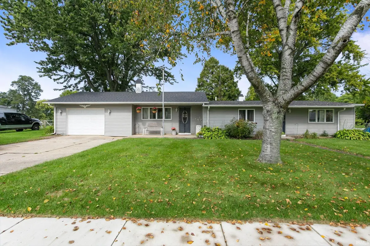 529 W Elm Street, New Carlisle, IN 46552 - #1