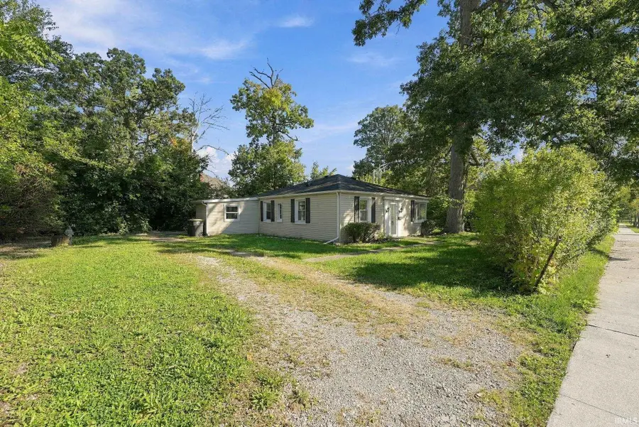 633 Ridgewood Drive, Fort Wayne, IN 46805 - #3