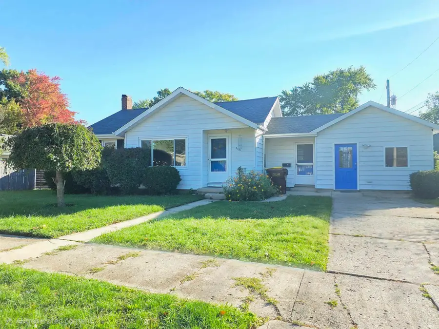 312 N Cleveland Street, Auburn, IN 46706 - #2