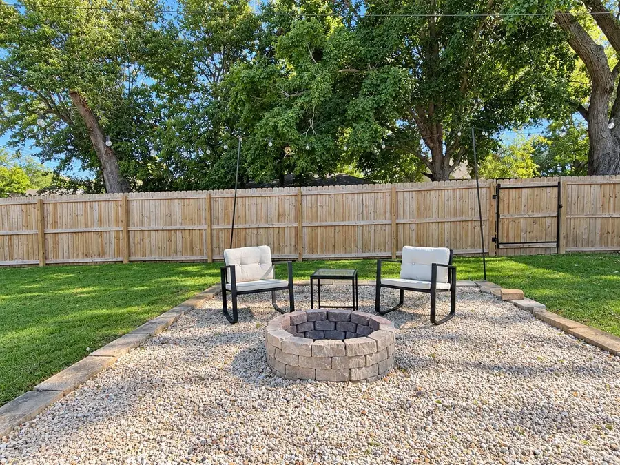 207 E 9th Street, Jonesboro, IN 46938 - #3