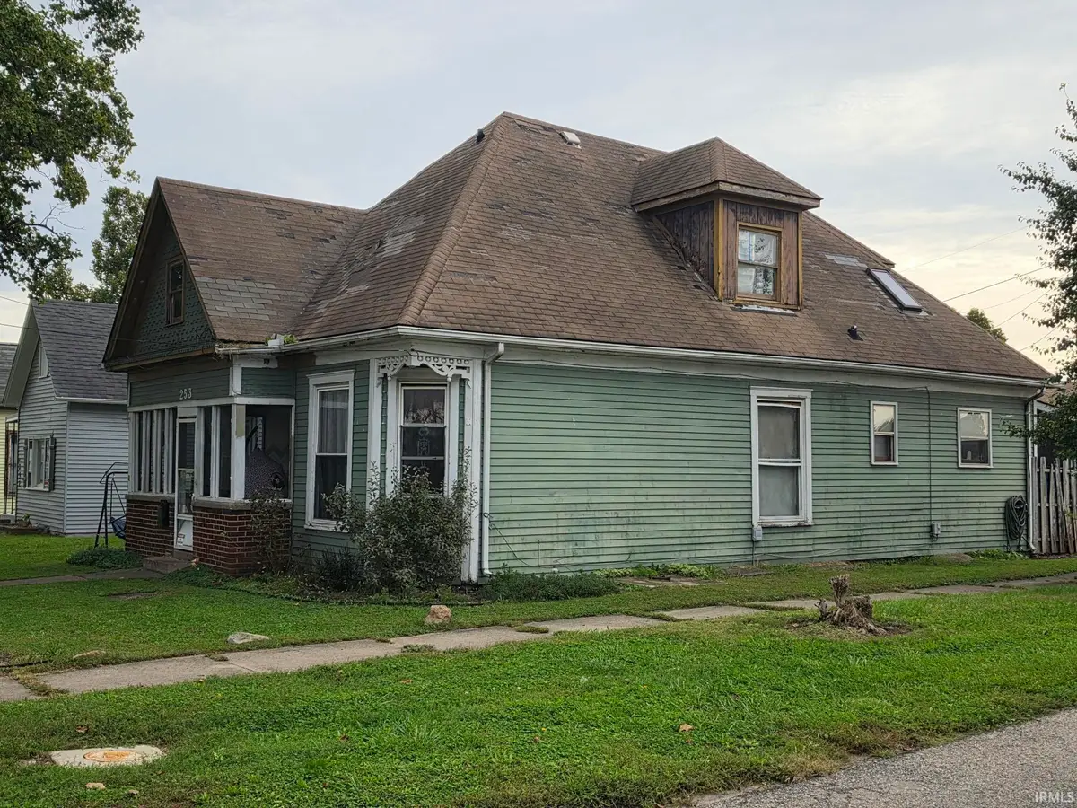 253 E 9th Street, Peru, IN 46970 - #1