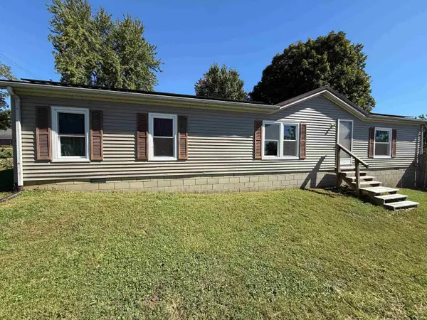 103 E Walnut Street, Petersburg, IN 47567