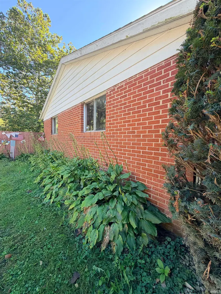 2300 S Wisteria Lane, Muncie, IN 47302 - #3