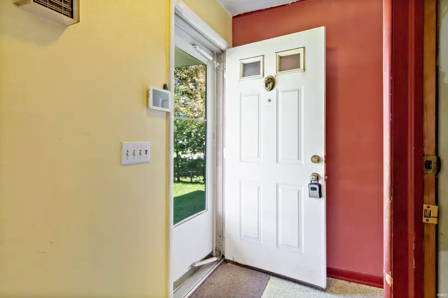 724 E Bradford Street, Marion, IN 46952 - #3