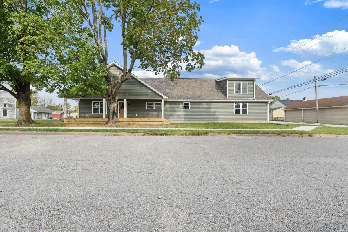 324 W Warren Street, Mitchell, IN 47446 - #1