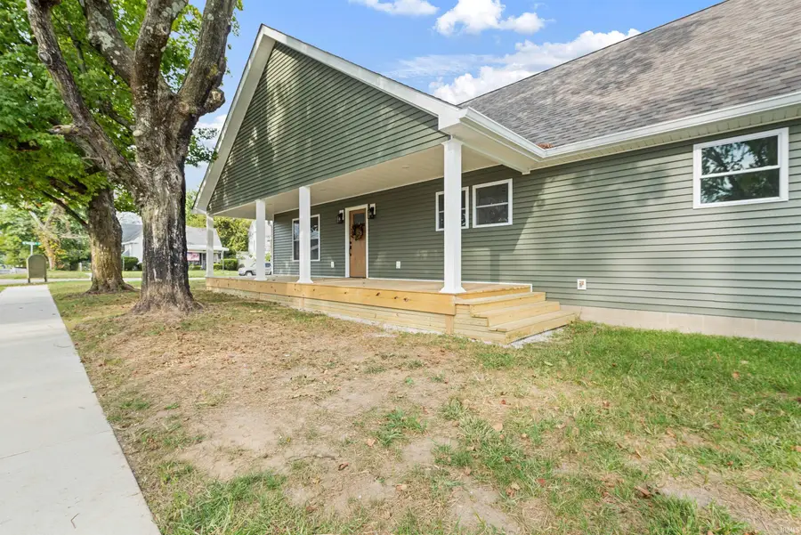 324 W Warren Street, Mitchell, IN 47446 - #2