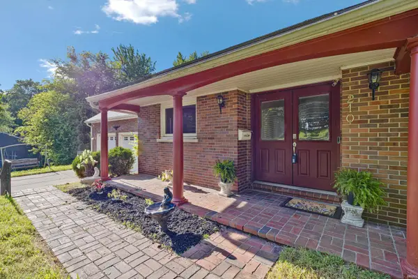 210 Main Street, Newburgh, IN 47630