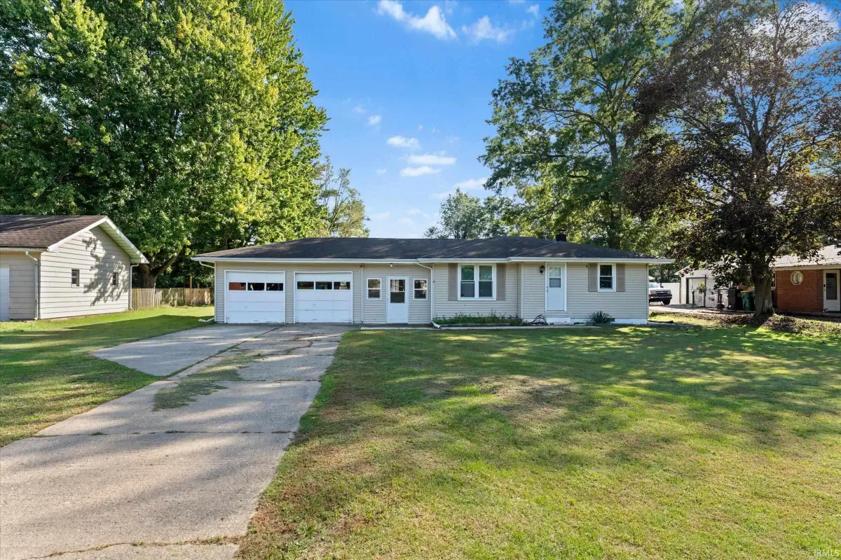 2035 E Lasalle Avenue, Mishawaka, IN 46545 - #1