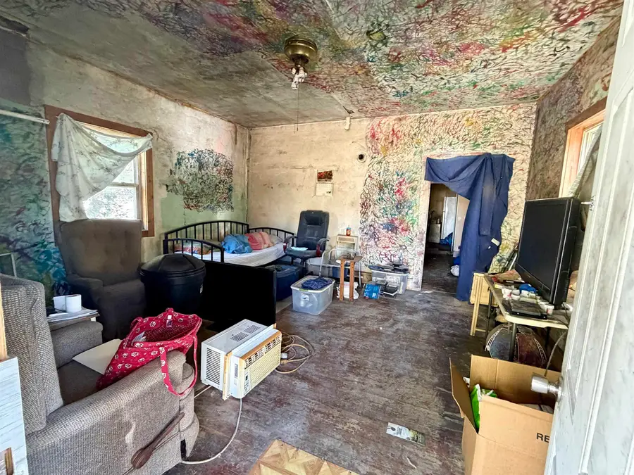 118 E Grissom Ave, Mitchell, IN 47446 - #2