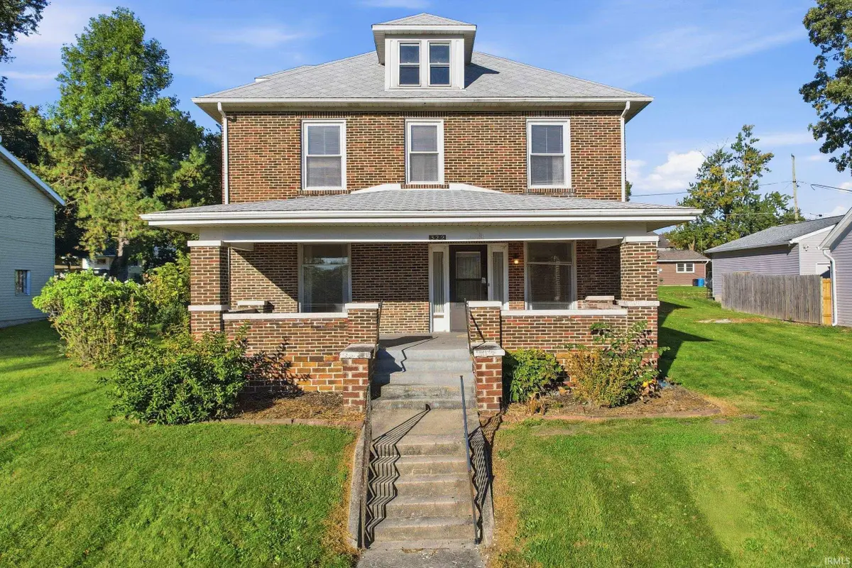 322 S Jefferson Street, Hartford City, IN 47348 - #1
