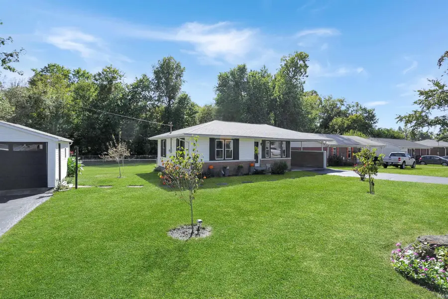 135 E Taylor Street, Boonville, IN 47601 - #3