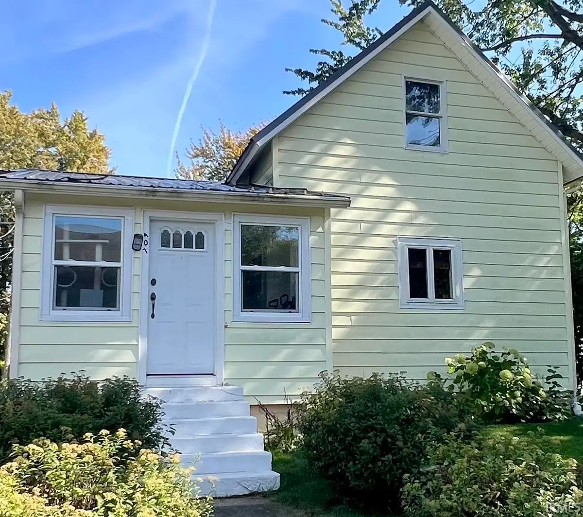 407 N Elm Street, Nappanee, IN 46550 - #1