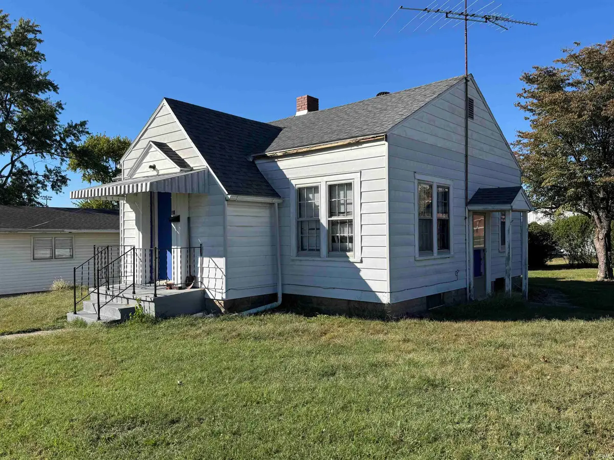 911 W Williams Street, Oakland City, IN 47660 - #1