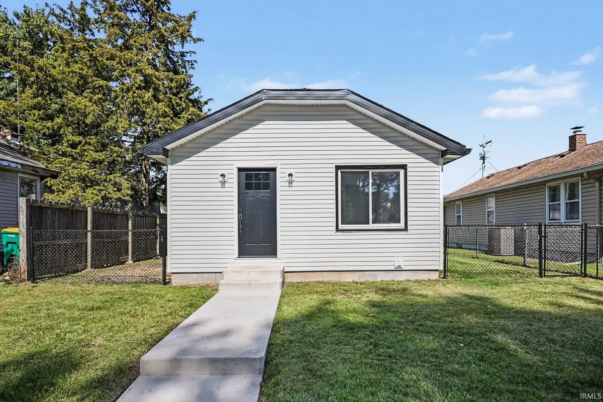 812 W Marion Street, Mishawaka, IN 46545 - #1
