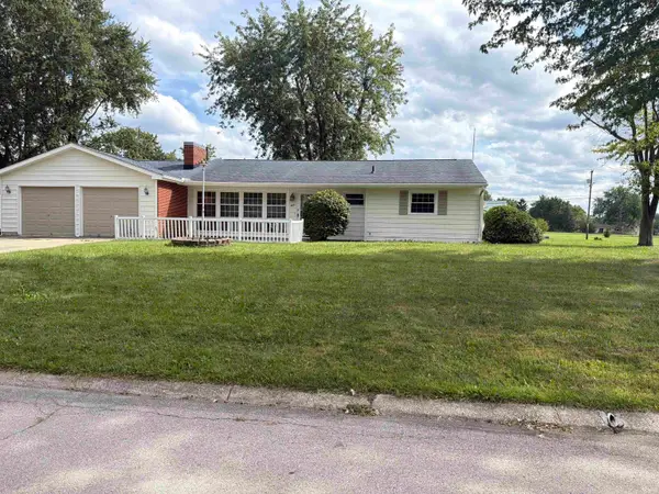 300 E Mayfair Lane, Hartford City, IN 47348