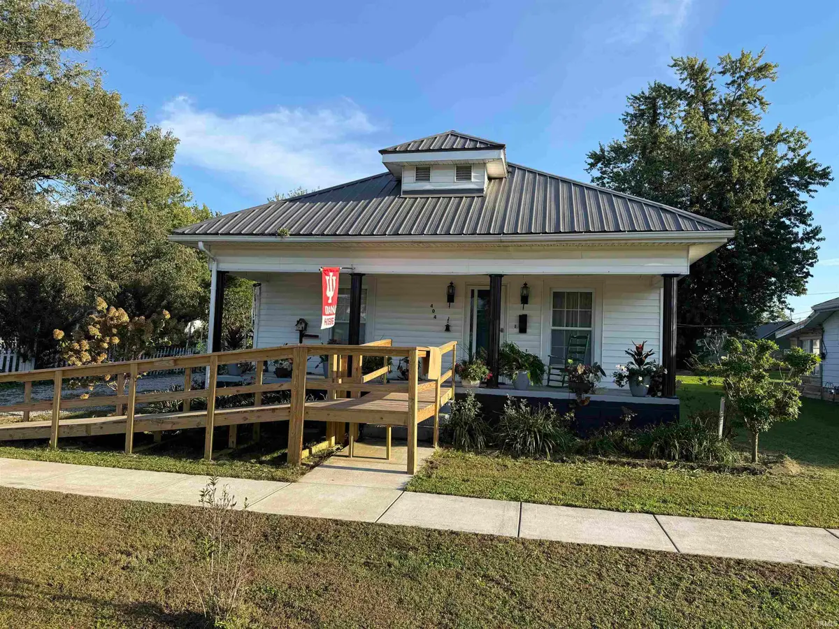 404 W Grissom Ave, Mitchell, IN 47446 - #1