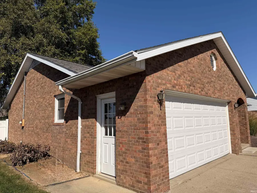 841 Hochgesang Avenue, Jasper, IN 47546 - #2
