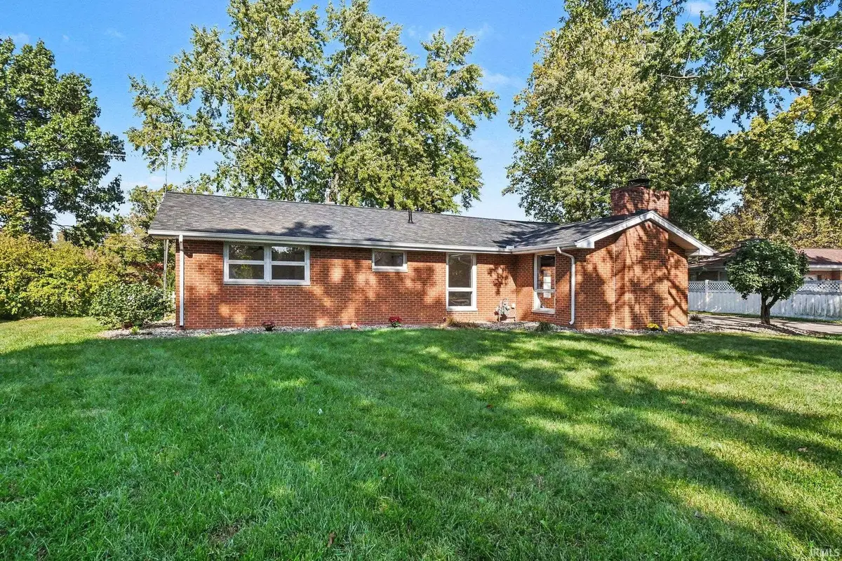 1327 E Reynolds Street, Goshen, IN 46528 - #1