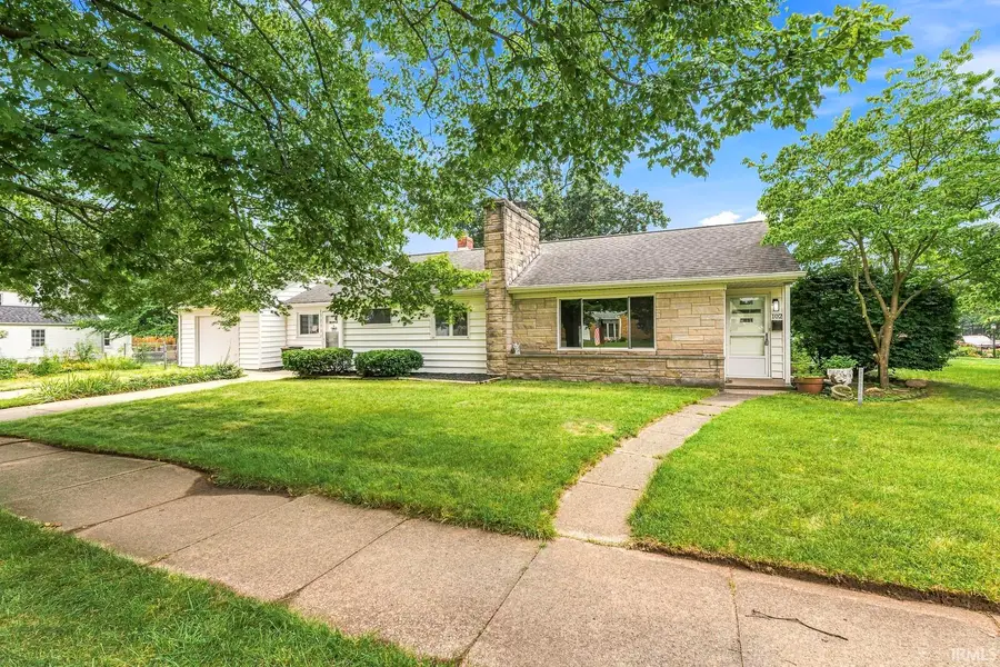 102 S Greenlawn Avenue, South Bend, IN 46617 - #3