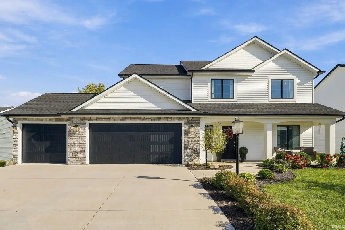 223 W Longfellow Boulevard, Columbia City, IN 46725 - #1