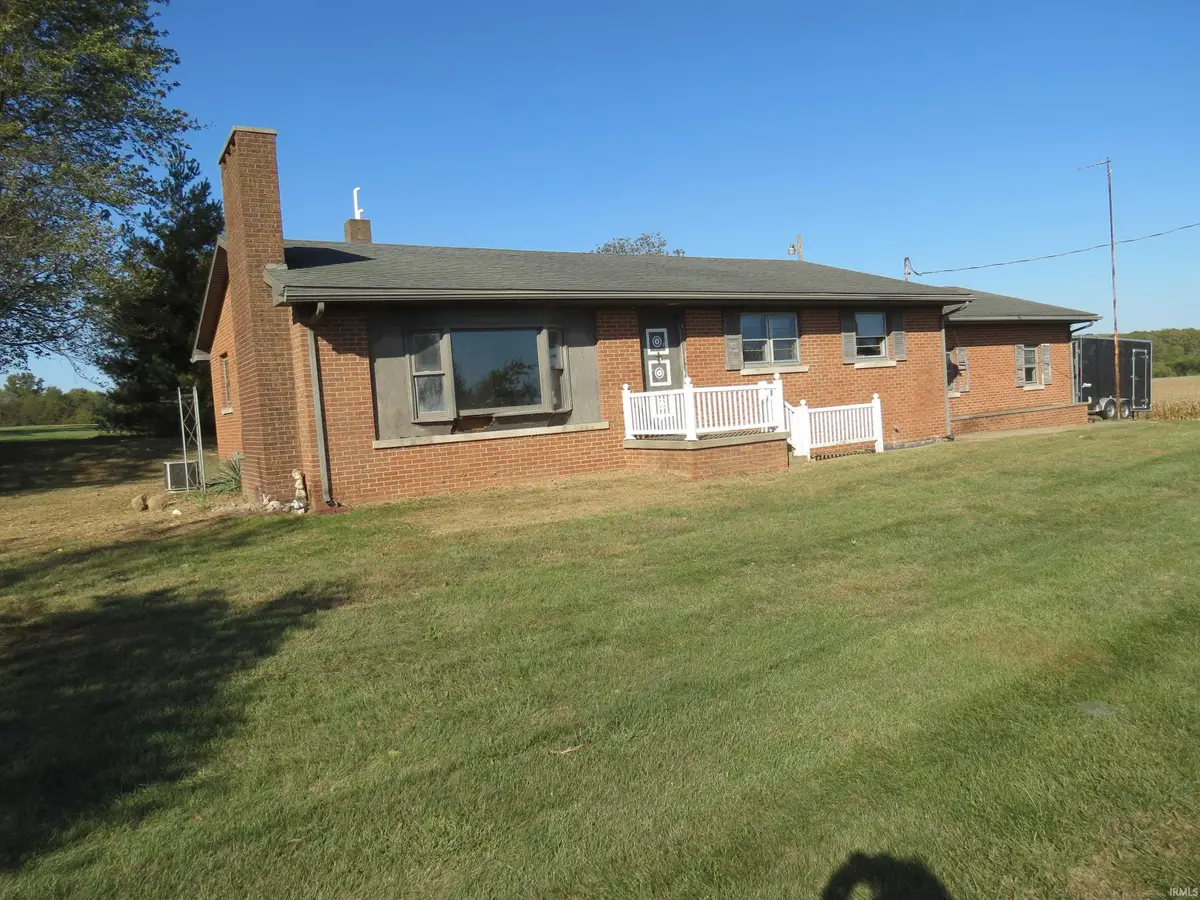 8724 E Sr 64, Oakland City, IN 47660 - #1