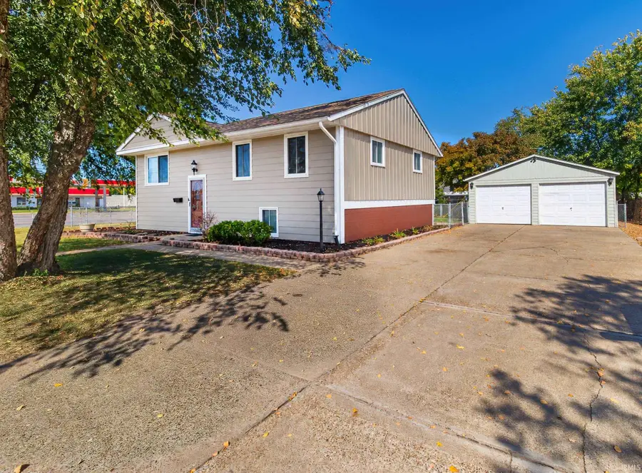 713 W Buena Vista Road, Evansville, IN 47710 - #2